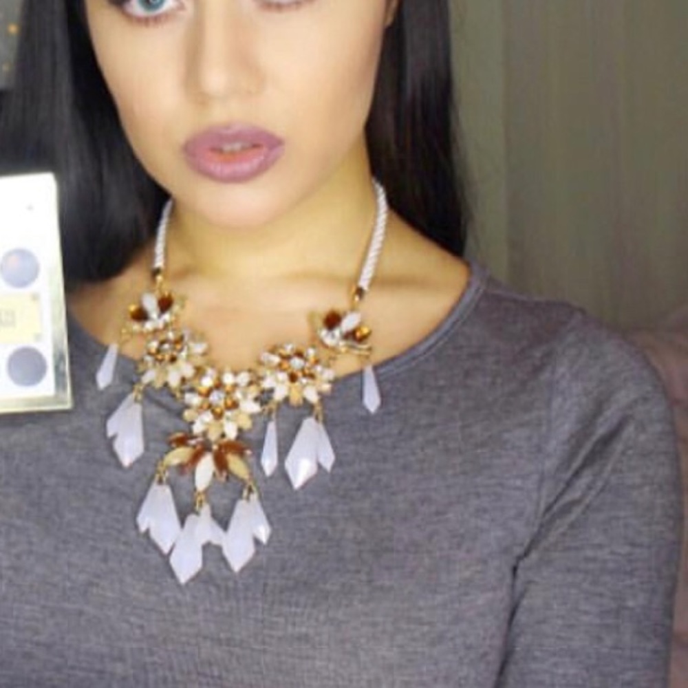 Statement necklace - Picture 3 of 3